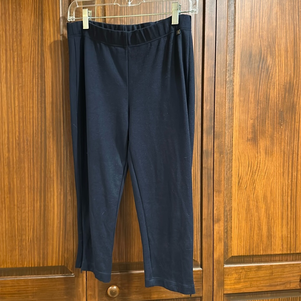 St. John sport, Capri pants, size P, navy